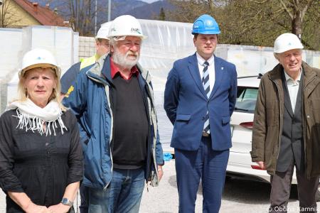 Ogled gradbišča nove Osnovne šole Frana Albrehta in seznanitev s potekom del občinskih svetnikov (2)